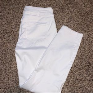 Maurices White Capris
